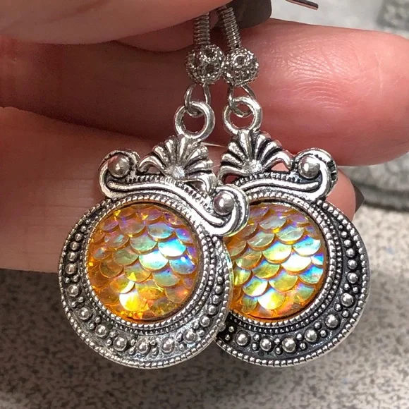 💜✨Tibetan silver earrings with mermaid scale “beads”stones? Very pretty… - Picture 2 of 7